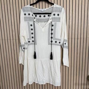 291 Cupcakes & Cashmere Embroidered Tunic Dress (Size L, EUC)